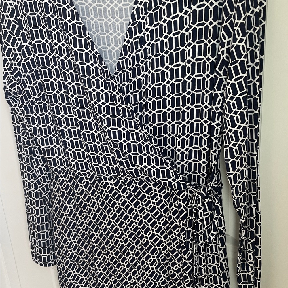 CYNTHIA ROWLEY Geometric Wrap Dress - Picture 6 of 8